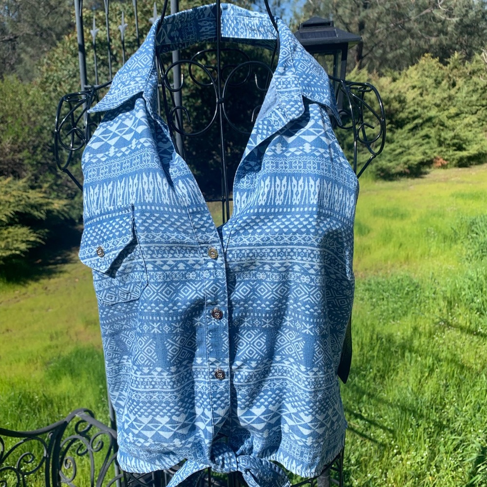 Bebe sky blue collared cotton print button front, looks vintage halter top